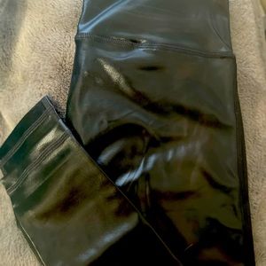 VIP wet look leggings